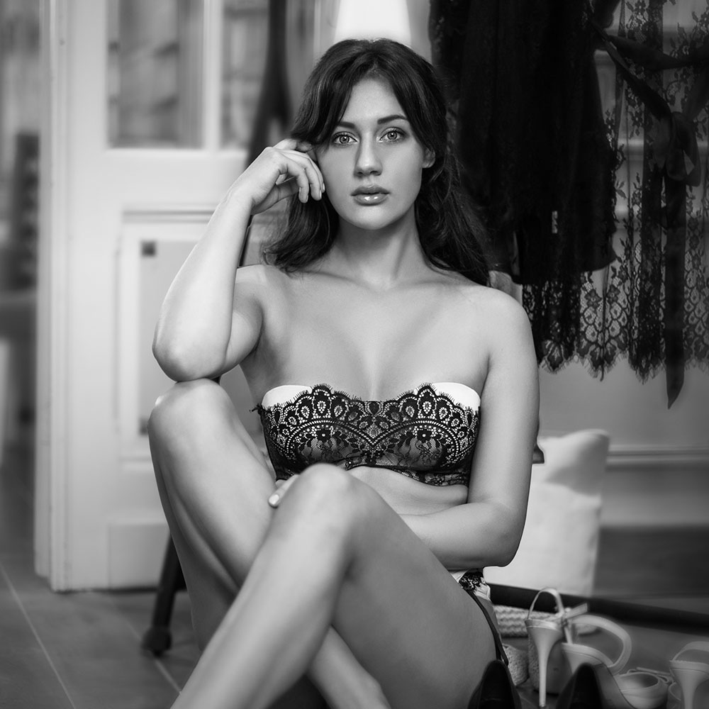 Elien Verbeken, model from Belgium at a boudoir photoshoot