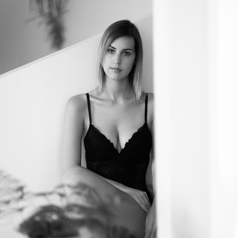 Ellen Lievens, model from Belgium at a boudoir photoshoot